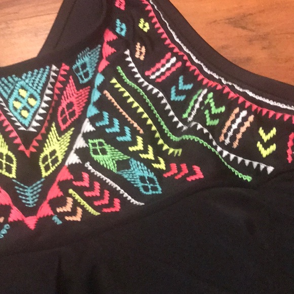 Xhileration Ruffle Swing Top! - Picture 2 of 6